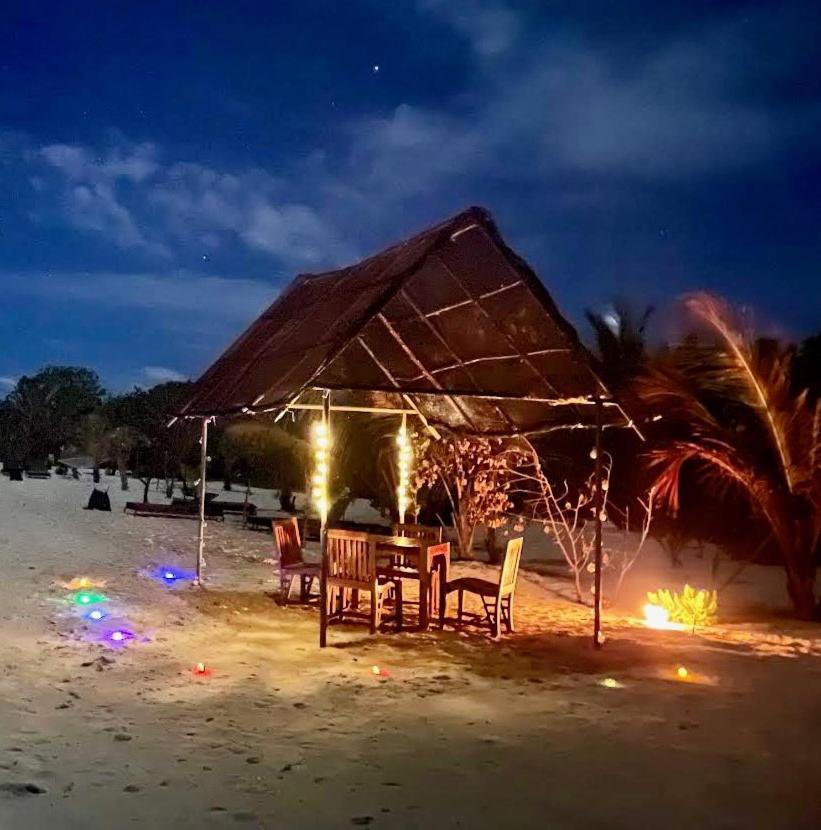 Shamar Guesthouse & Dive Maamigili Island Luaran gambar
